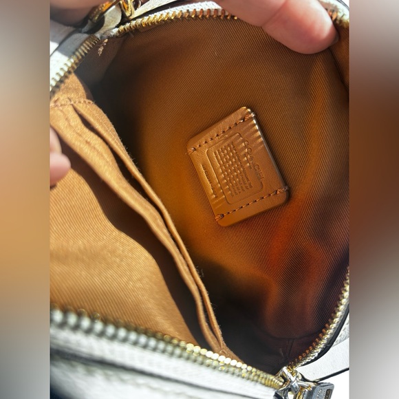 Coach Signature White leather Crossbody Bag - Picture 6 of 8